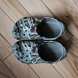 Kid's Boy's Crocs Size 1 NWOT